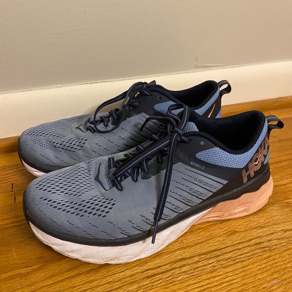 Hoka Arahi 3 women’s 9 blue